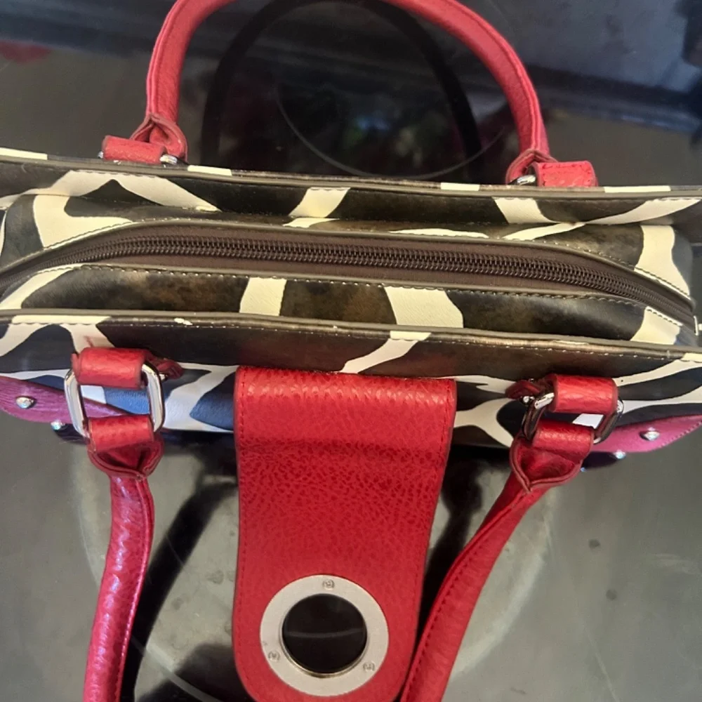 Dooney & Bourke Handbag - Picture 5 of 16